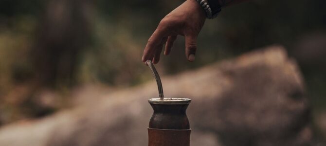 Navigating the Argentine Mate Circle: The Cultural Codes Shaping Business and Daily Life